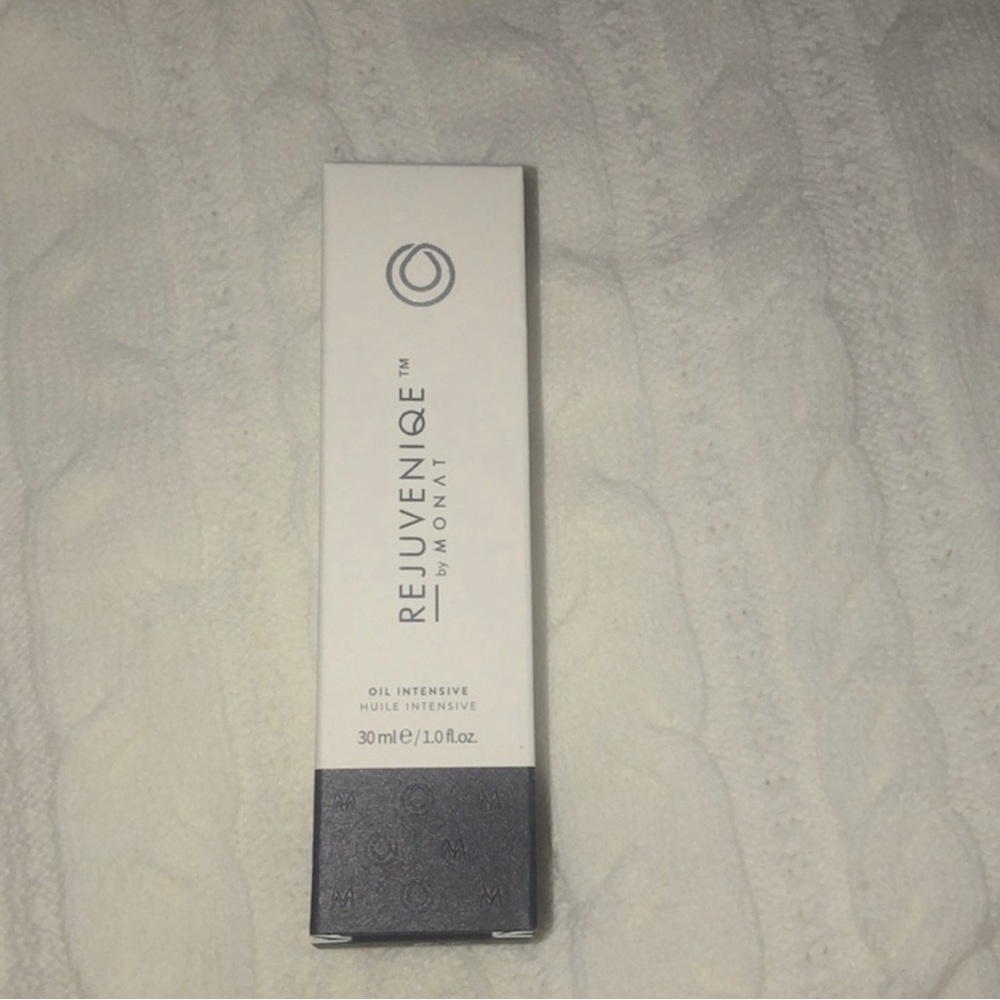 Monat Rejuveniqe Oil